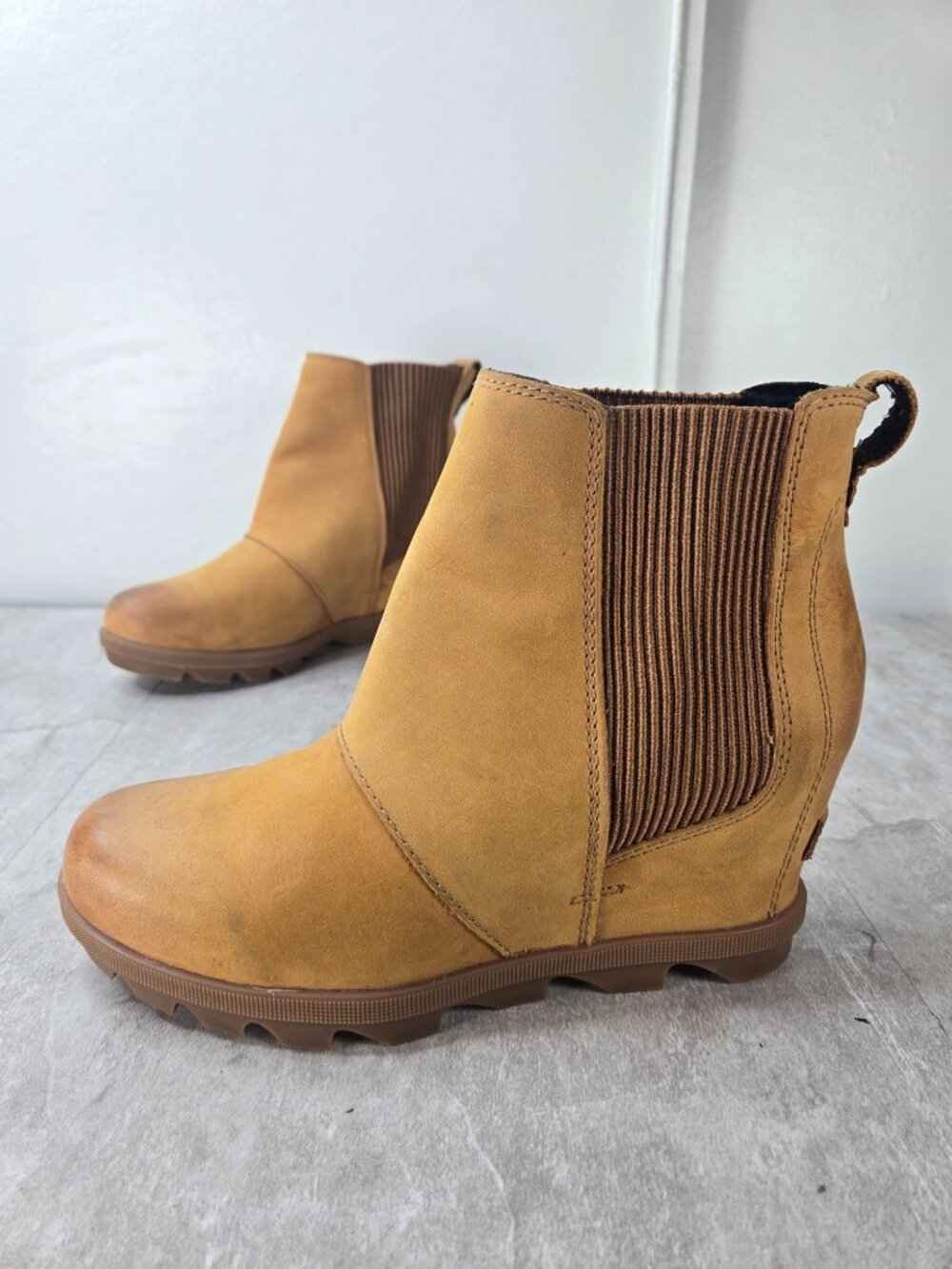 Sorel Hidden Wedge Ankle Boots 7.5 Chestnut Brown Leather Pull On Chelsea Bootie